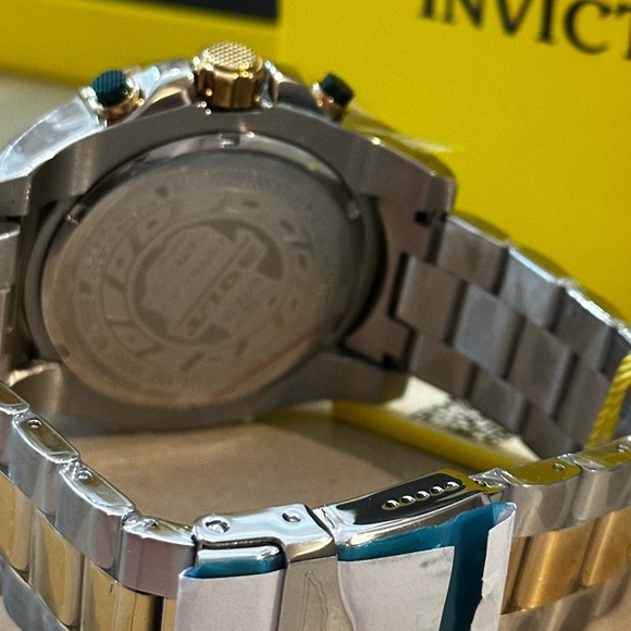 Invicta Classic Gold and Silver Watch with Green Dial - Picture 16 of 16